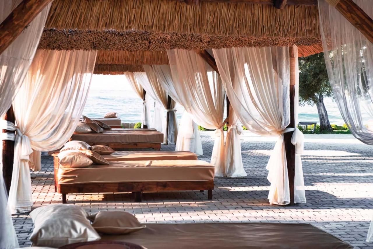 Manici Kasri Hotel Küçükkuyu Ngoại thất bức ảnh